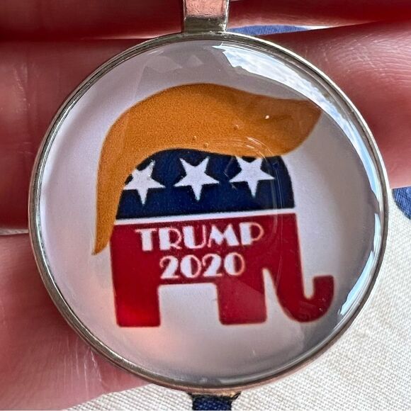 Reseller Bundle! Over 2.6 lbs TRUMP 2020 Collectible Keychains! Give as gifts! - Picture 3 of 9